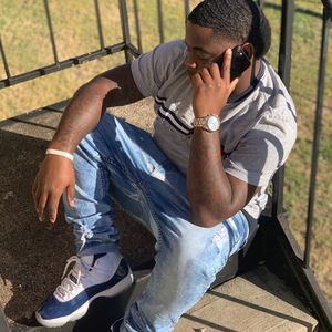 Meet your Posher, Derrick